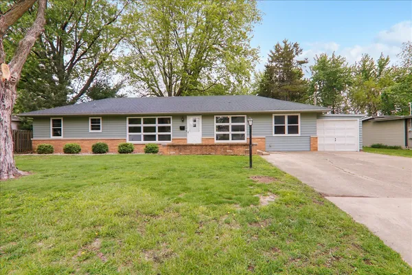 $244,000 | 2114 Peirce Avenue, Bloomington, IL 61701