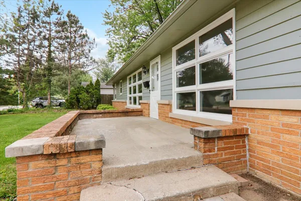 $244,000 | 2114 Peirce Avenue, Bloomington, IL 61701