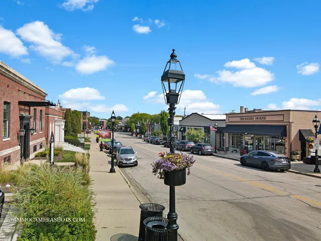 $450,000 | 572 Glendale Avenue, Glen Ellyn, IL 60137