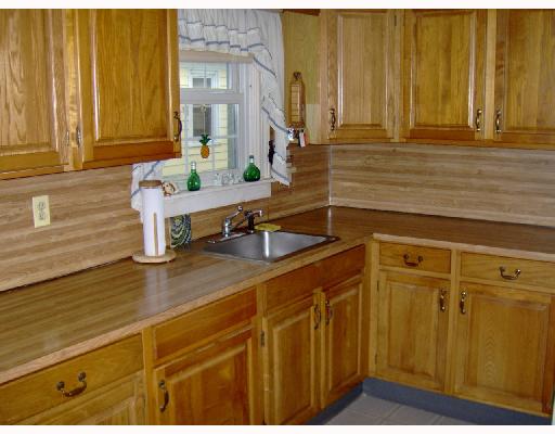 33 Prescott Hall Road Newport, RI 02840 - Photo 3 of 7 Kitchen.