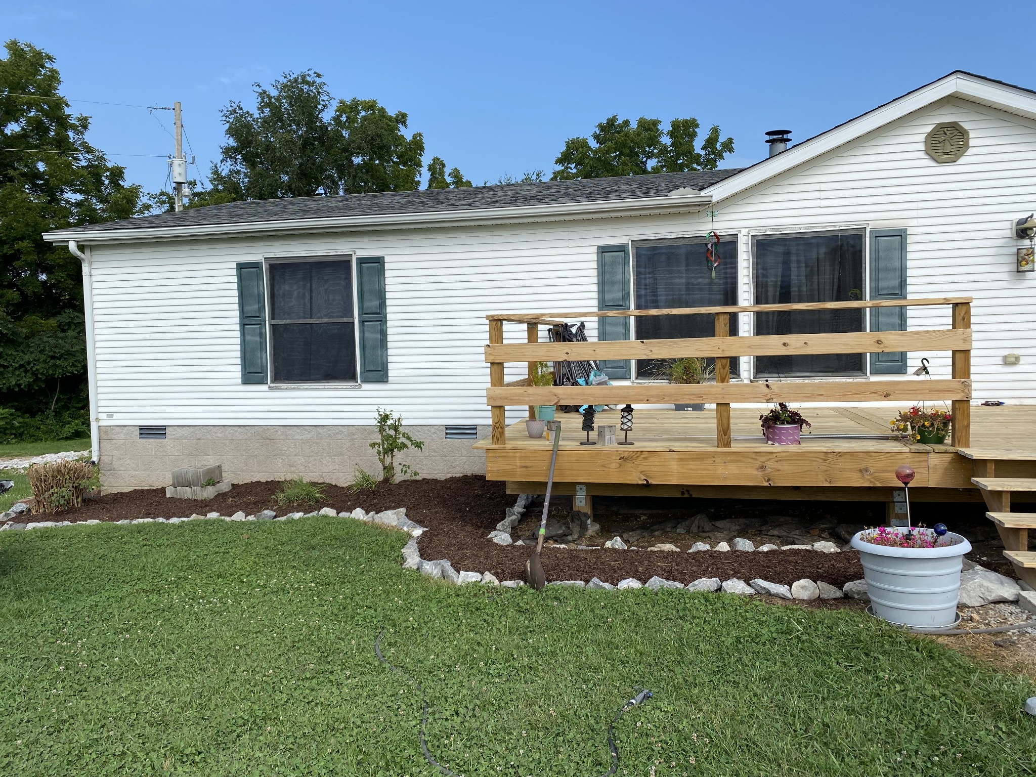 3774 Baggett Road Springfield, TN 37172 - Photo 3 of 37 a front view of a house with a yard