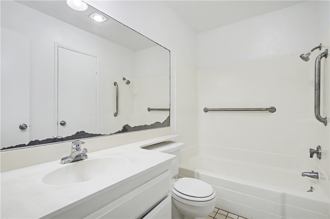 7890 East Spring Street, Unit 2G Long Beach, CA 90815 - Photo 8 of 25