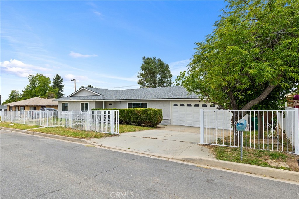 10177 Ralph Road Cherry Valley, CA 92223 - Photo 4 of 32