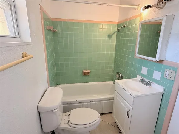 $1,850 | 4618 20th Avenue South, St. Petersburg, FL 33711
