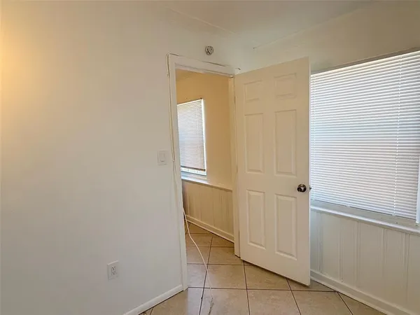 $1,850 | 4618 20th Avenue South, St. Petersburg, FL 33711