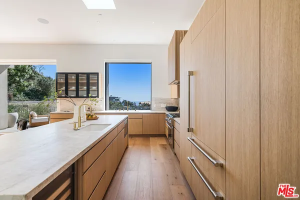 $7,495,000 | 1205 Las Lomas Place, Pacific Palisades, CA 90272