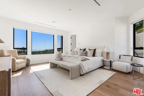 $7,495,000 | 1205 Las Lomas Place, Pacific Palisades, CA 90272