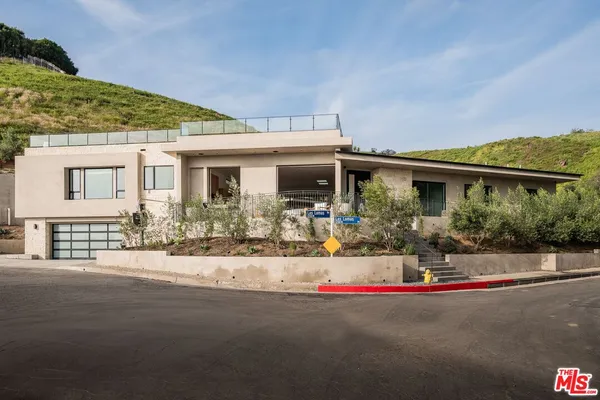 $7,495,000 | 1205 Las Lomas Place, Pacific Palisades, CA 90272