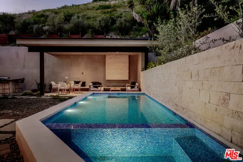 $7,495,000 | 1205 Las Lomas Place, Pacific Palisades, CA 90272