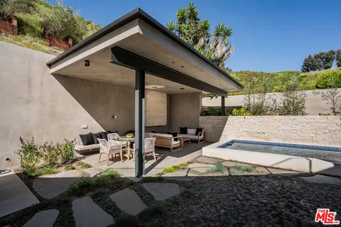 $7,495,000 | 1205 Las Lomas Place, Pacific Palisades, CA 90272