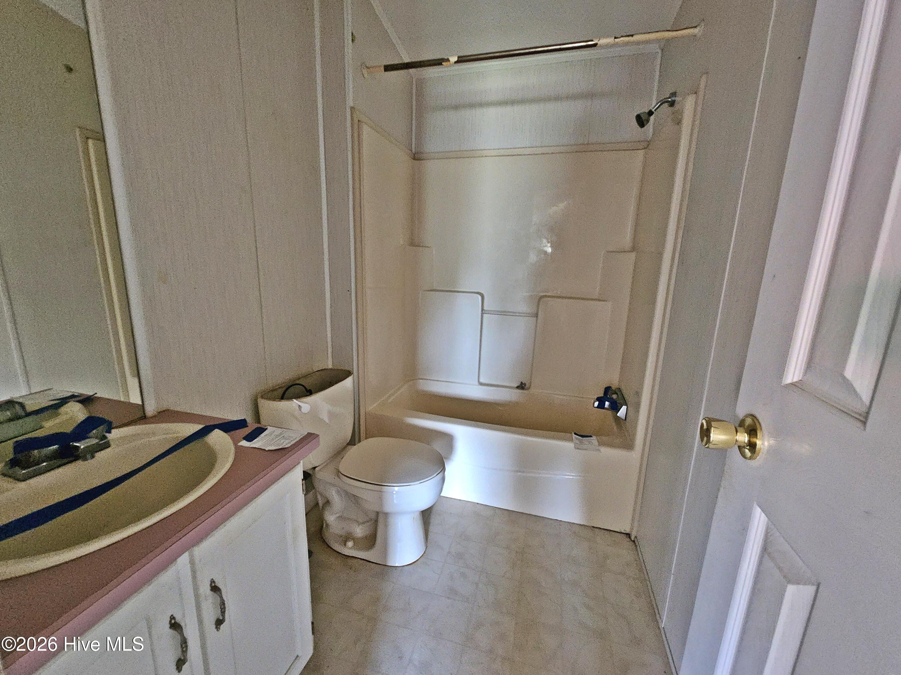 608 Old Whiteville Road Lumberton, NC 28358 - Photo 13 of 34 bath 2b