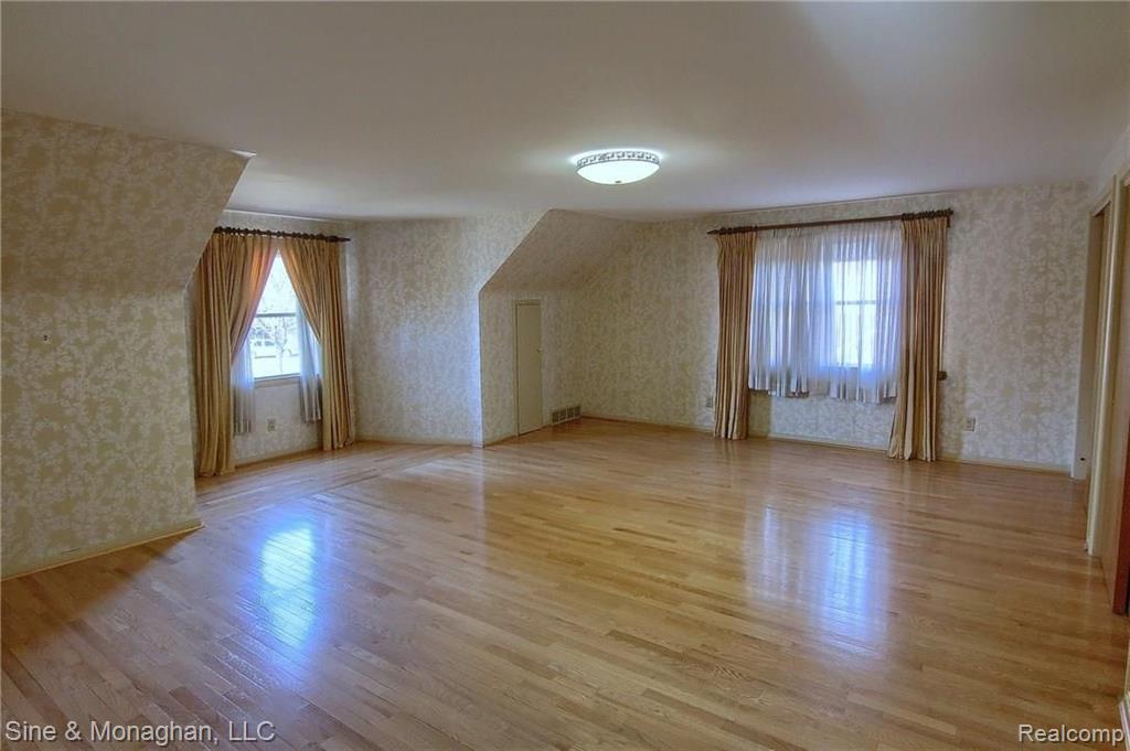 150 Lewiston Road Grosse Pointe Farms, MI 48236 - Photo 15 of 37