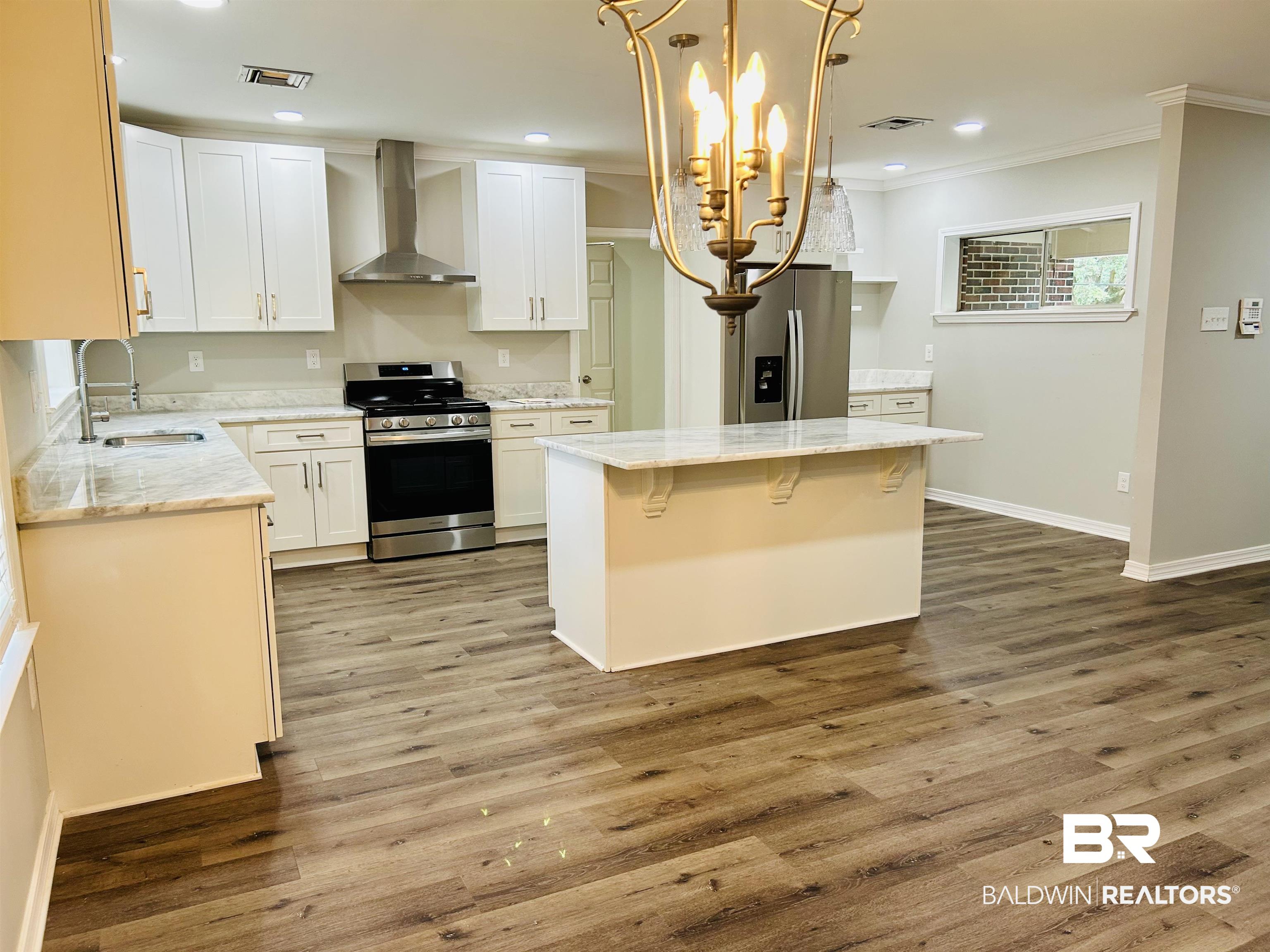 910 Cottage Hill Avenue Mobile, AL 36693 - Photo 7 of 34