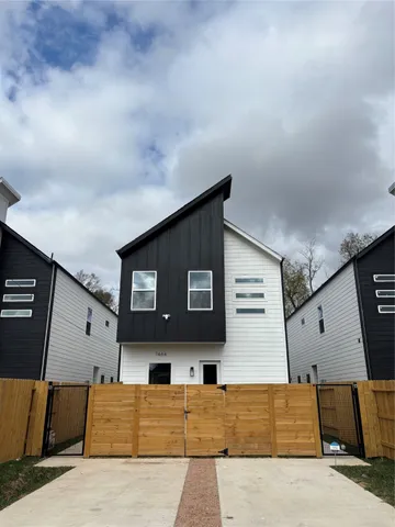 $1,850 | 1464 Ferguson Way, Unit A, Houston, TX 77088