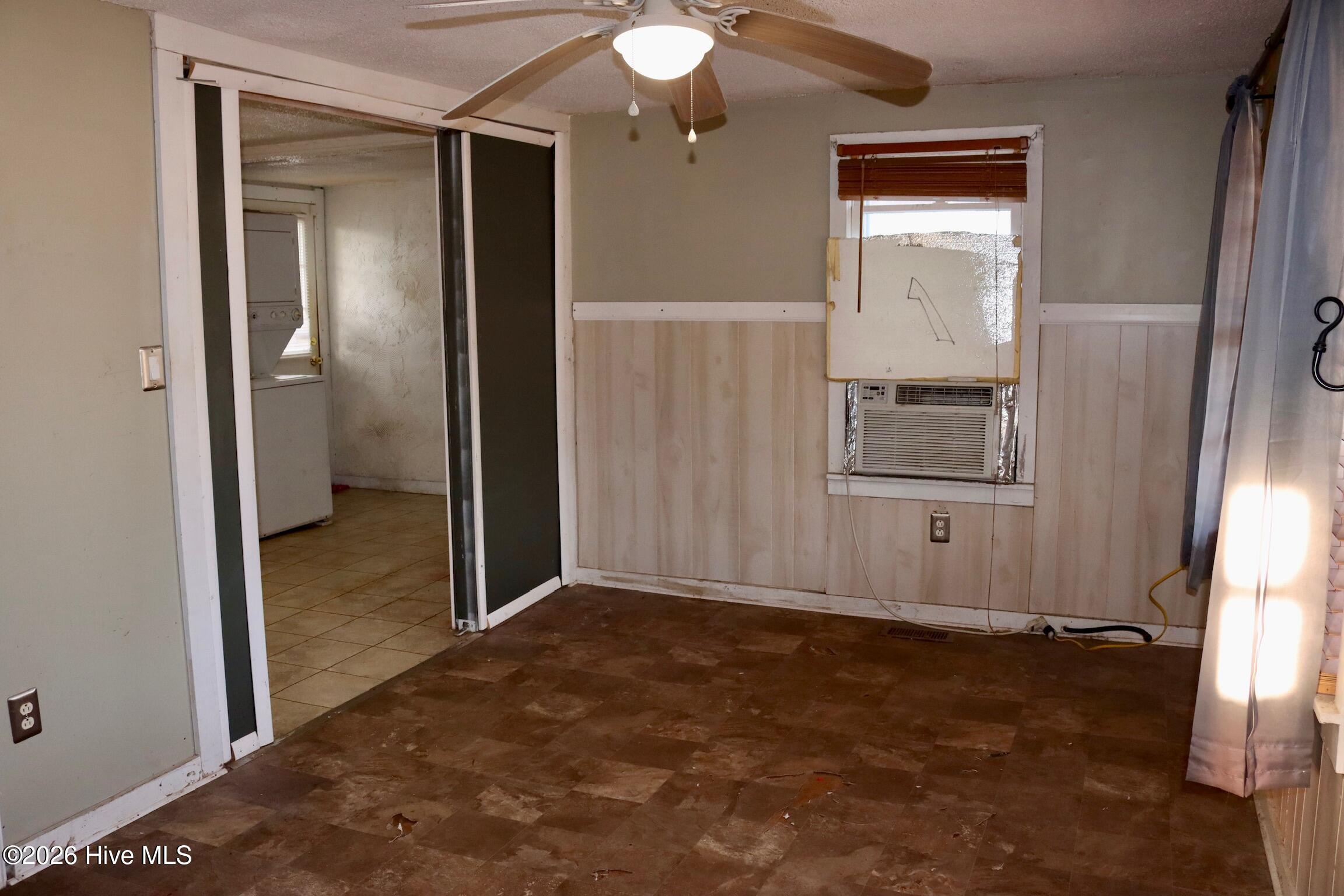 2078 Blue Creek Road Jacksonville, NC 28540 - Photo 20 of 48 Living Room