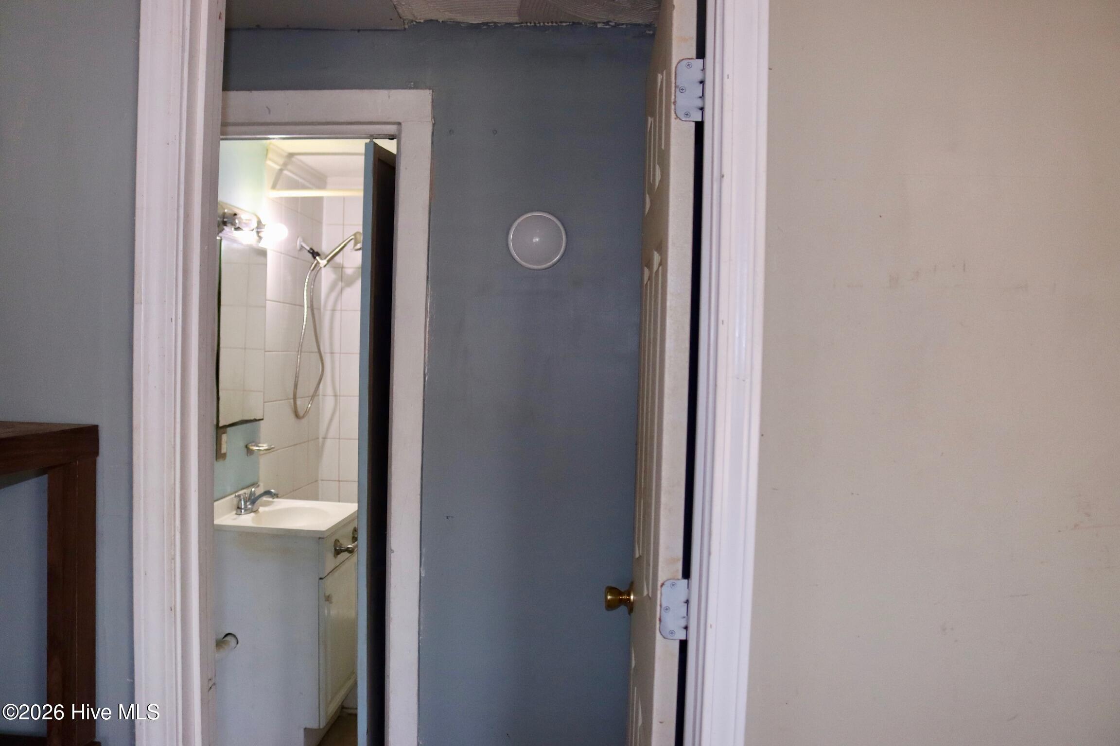 2078 Blue Creek Road Jacksonville, NC 28540 - Photo 29 of 48 Hallway