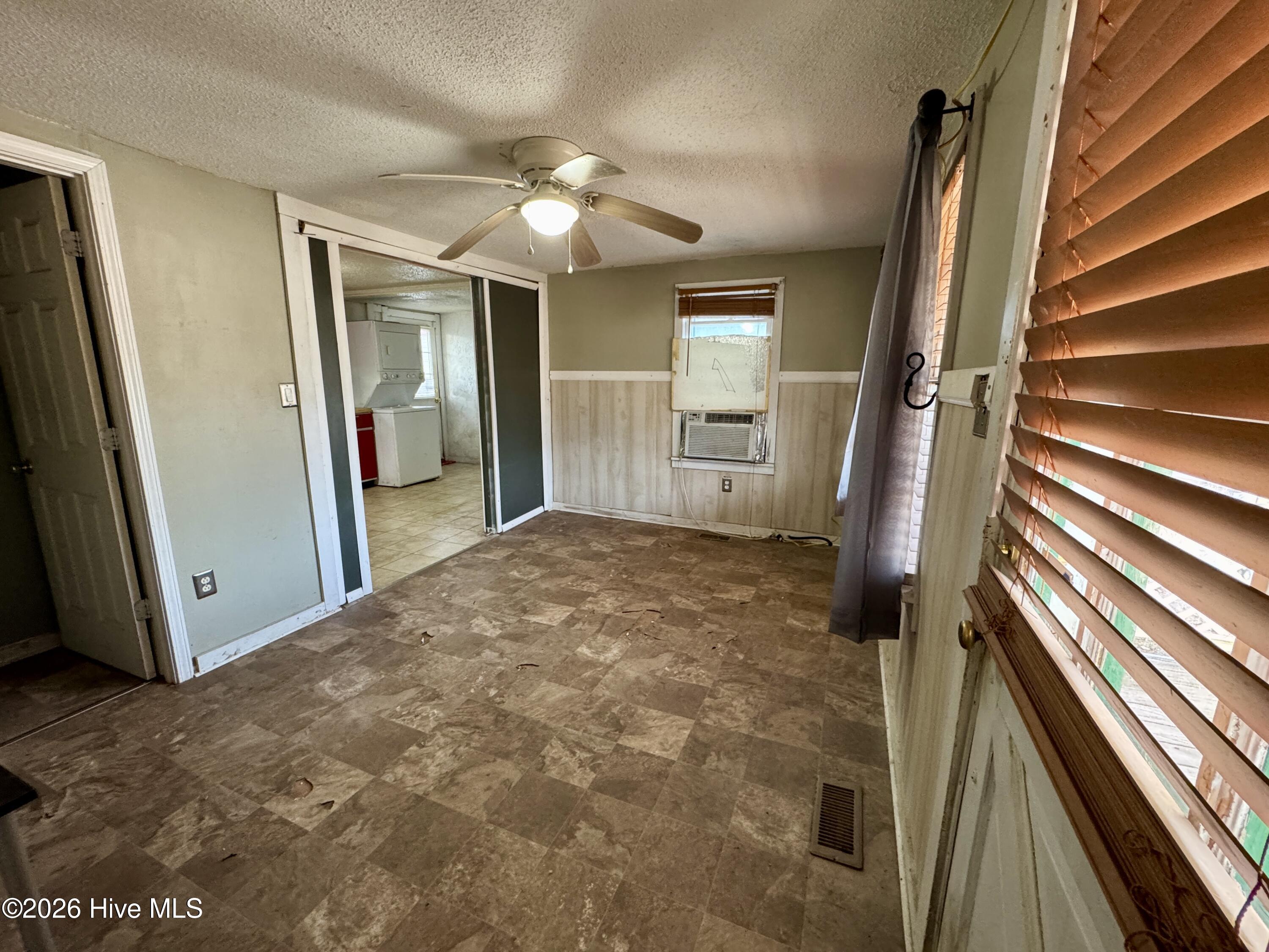 2078 Blue Creek Road Jacksonville, NC 28540 - Photo 3 of 48 Living Room