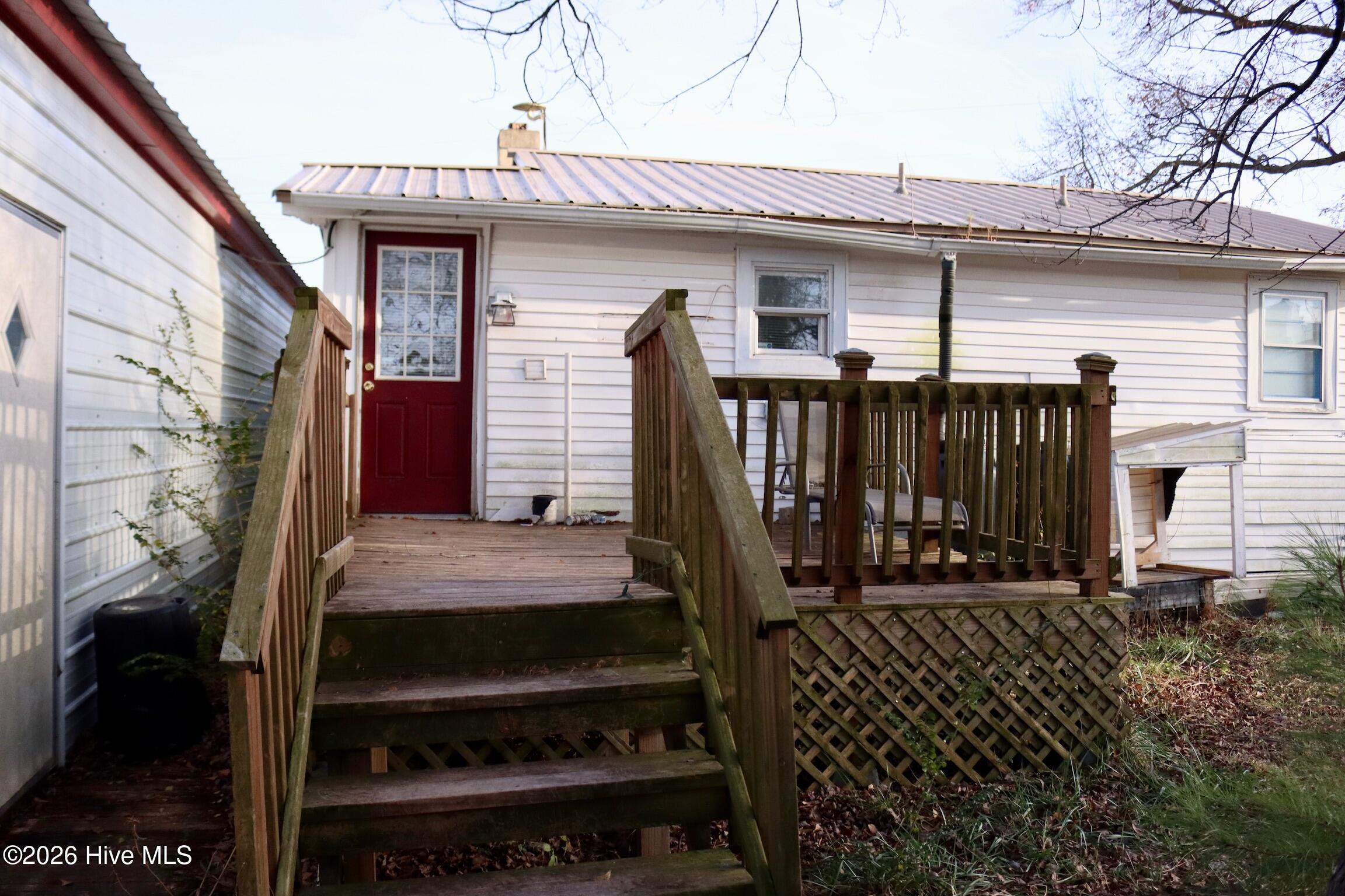 2078 Blue Creek Road Jacksonville, NC 28540 - Photo 41 of 48 Back Deck