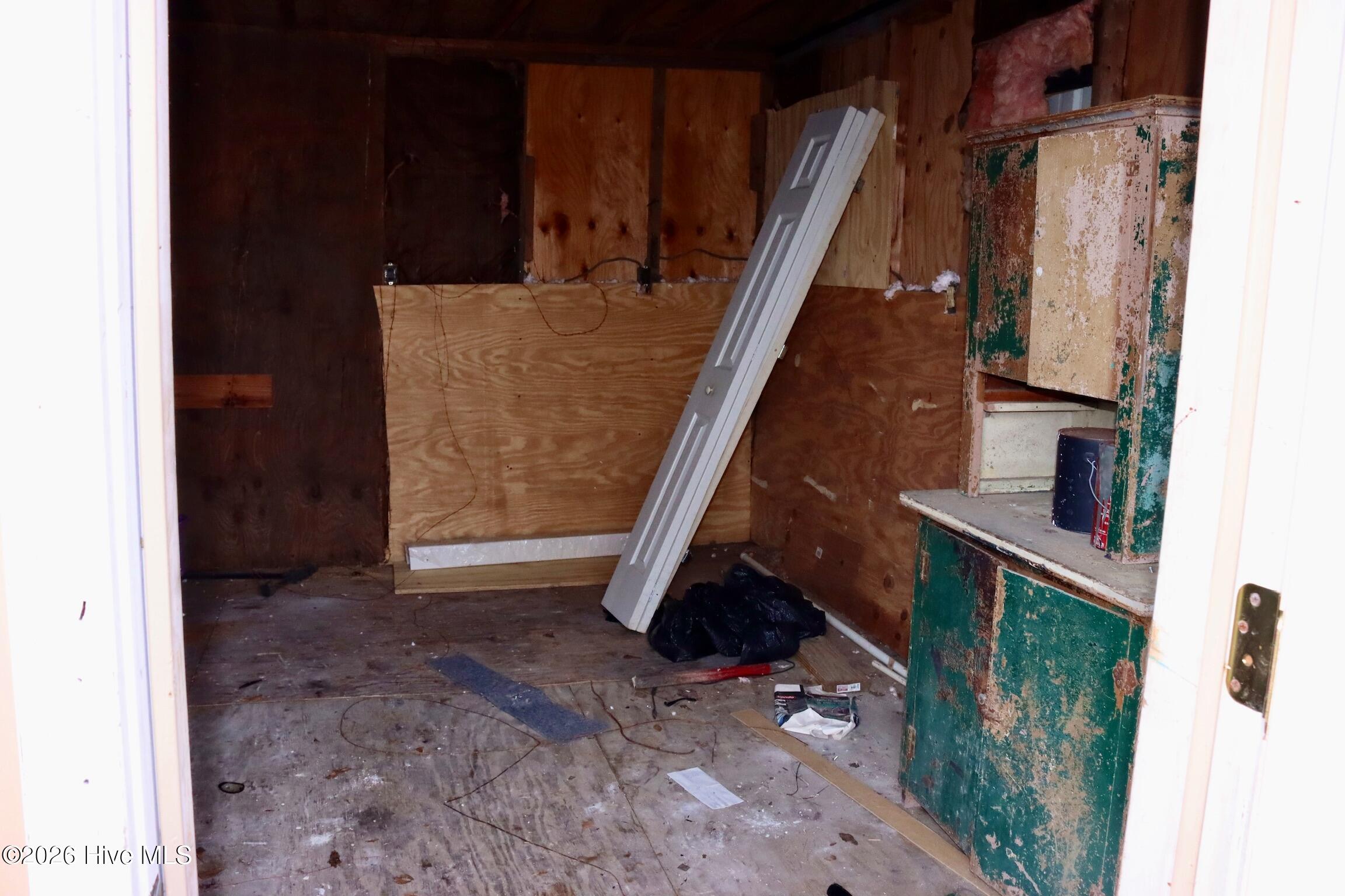 2078 Blue Creek Road Jacksonville, NC 28540 - Photo 45 of 48 Shed Right Side