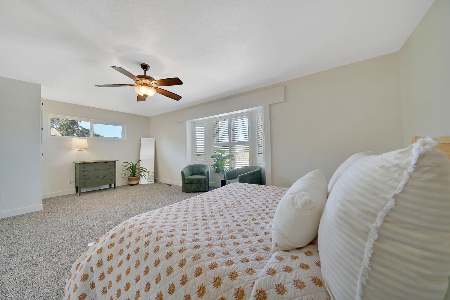 513 Perry Street Jackson, CA 95642 - Photo 41 of 56 a living room with furniture