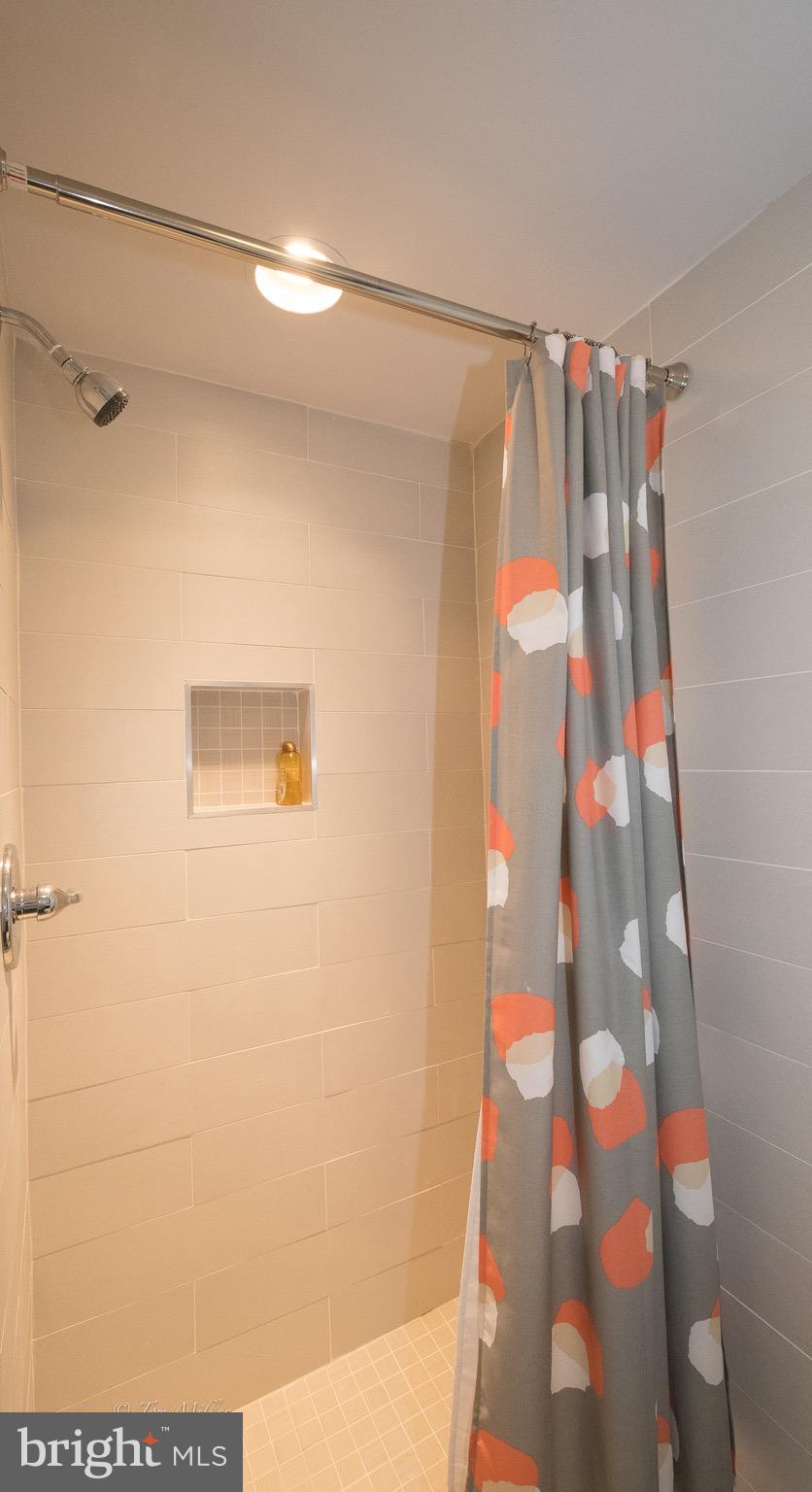 3527 Keswick Road Baltimore, MD 21211 - Photo 12 of 21 Bath