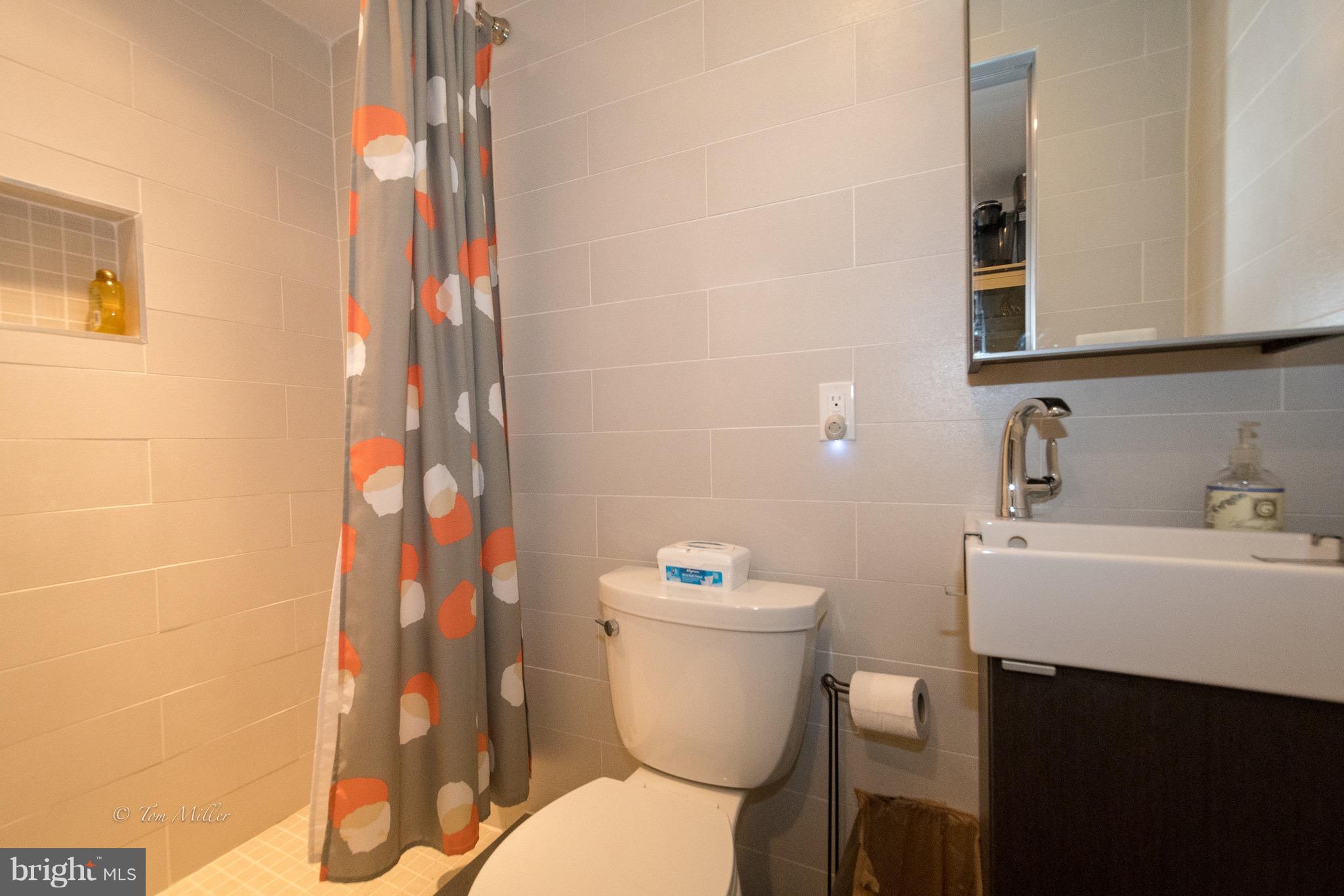 3527 Keswick Road Baltimore, MD 21211 - Photo 13 of 21 Bath