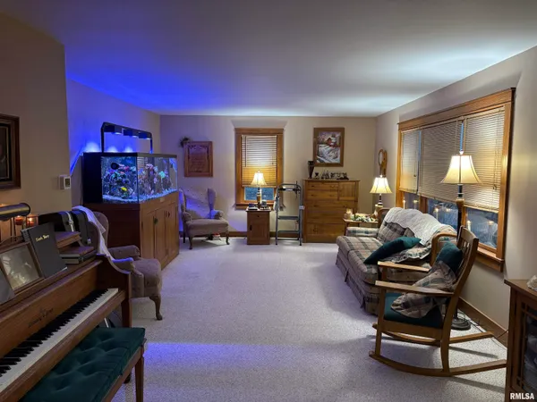$309,000 | 7610-700 700 E Street, Neponset, IL 61345