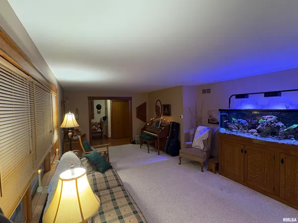 $309,000 | 7610-700 700 E Street, Neponset, IL 61345