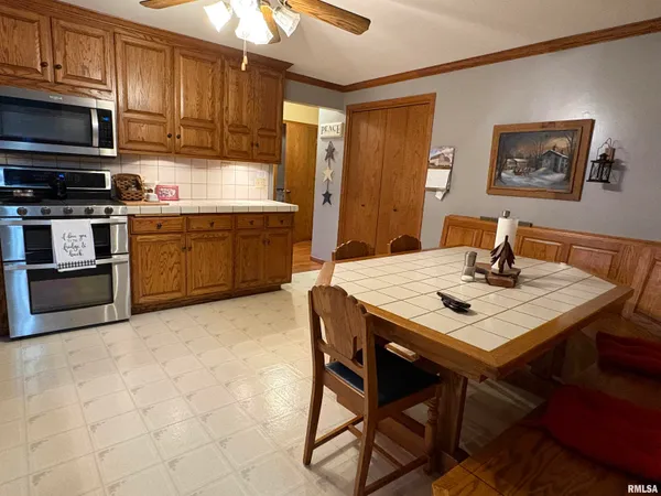 $309,000 | 7610-700 700 E Street, Neponset, IL 61345