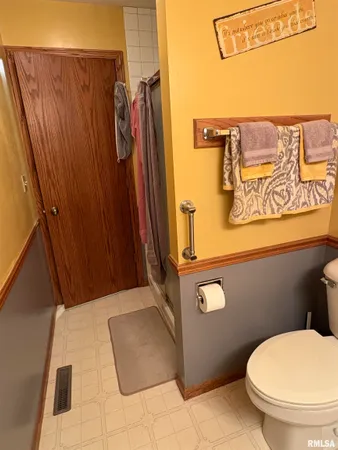 $309,000 | 7610-700 700 E Street, Neponset, IL 61345