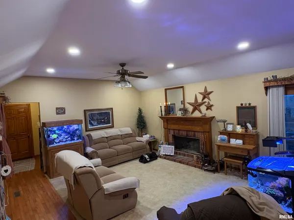$309,000 | 7610-700 700 E Street, Neponset, IL 61345