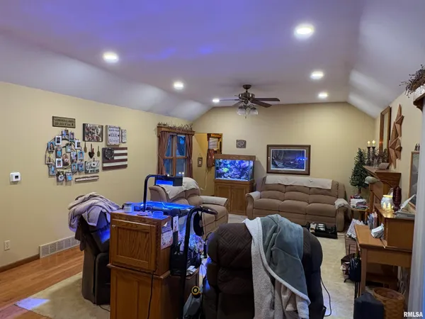 $309,000 | 7610-700 700 E Street, Neponset, IL 61345