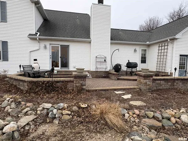 $309,000 | 7610-700 700 E Street, Neponset, IL 61345