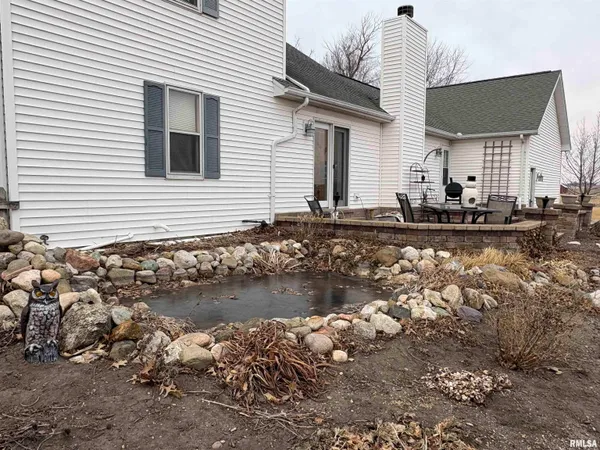 $309,000 | 7610-700 700 E Street, Neponset, IL 61345