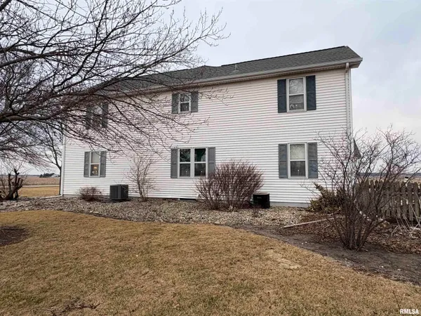 $309,000 | 7610-700 700 E Street, Neponset, IL 61345