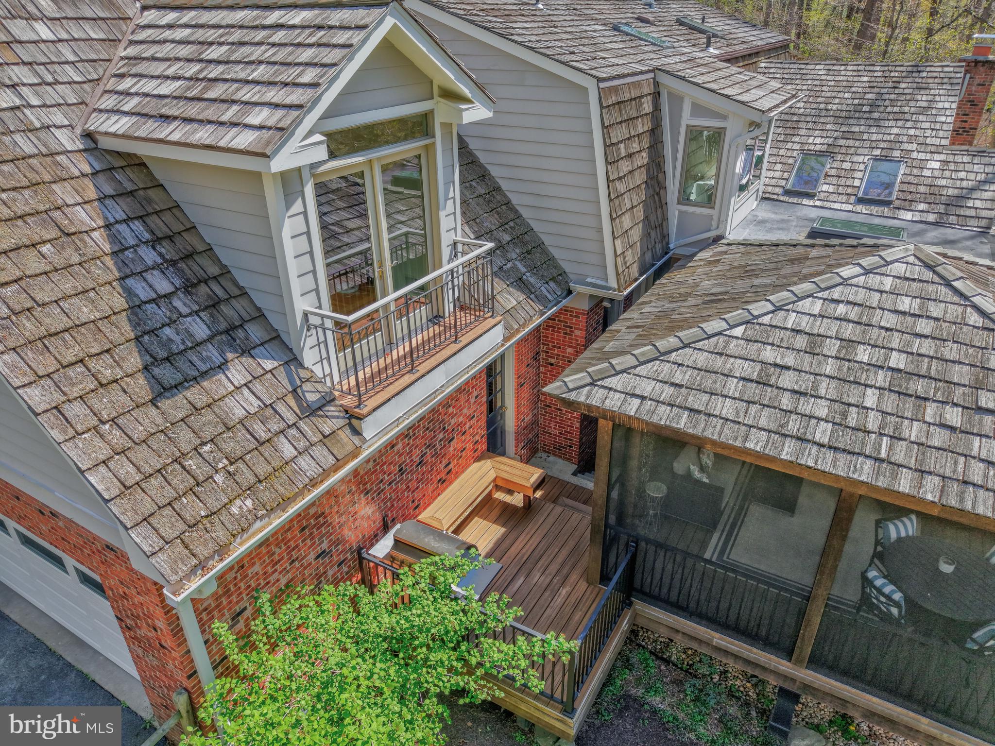 11809 State Rte 4707 Reston, VA 20191 - Photo 56 of 70 An aerial view of the balcony off of the primary.