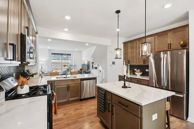 $399,900 | 9245 Harlowe Lane, Orland Park, IL 60462