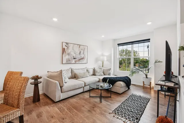 $399,900 | 9245 Harlowe Lane, Orland Park, IL 60462