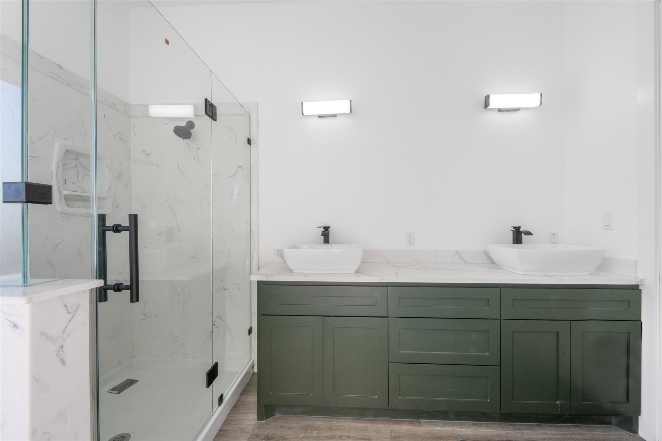 1308 Duff Lane Houston, TX 77022 - Photo 21 of 34