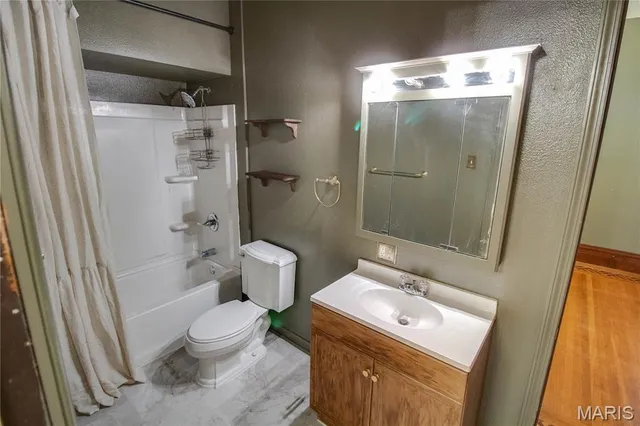 $200,000 | 351 South Main, Carrollton, IL 62016