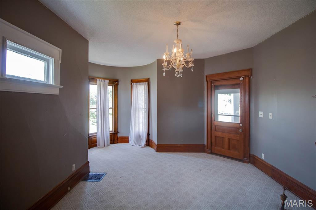 351 South Main Carrollton, IL 62016 - Photo 8 of 55