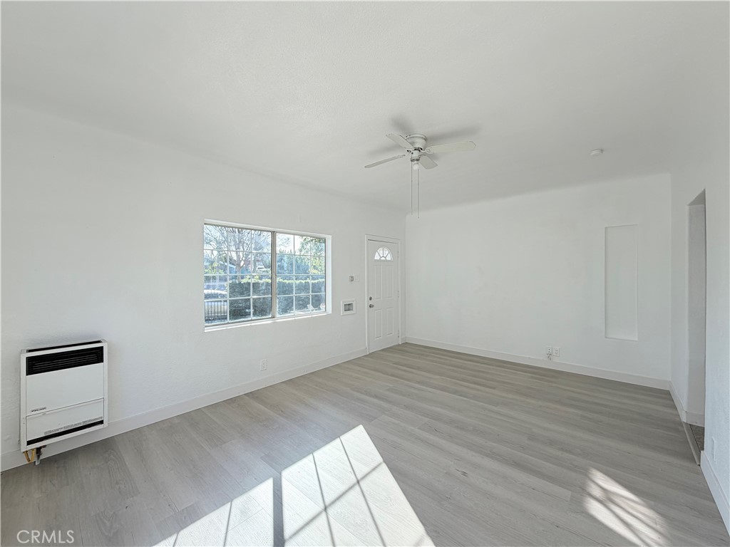 707 Harding Avenue Los Angeles, CA 90022 - Photo 2 of 10