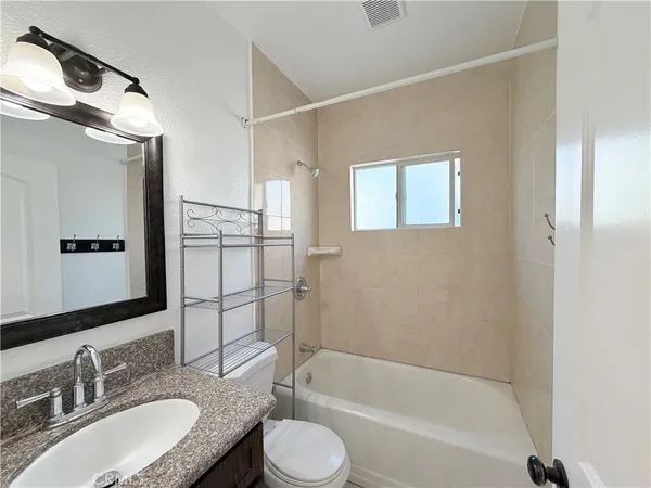 $2,000 | 707 Harding Avenue, Los Angeles, CA 90022
