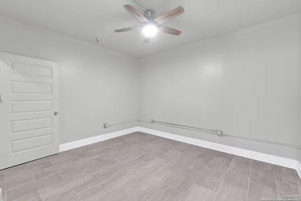 $2,827 | 3363 Commerce, Unit 101, San Antonio, TX 78220