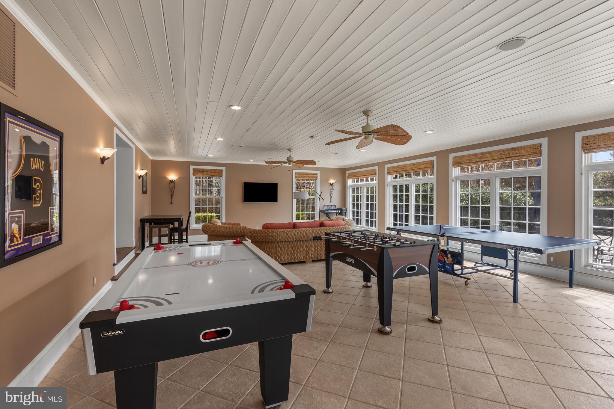 3054 Rundelac Road Annapolis, MD 21403 - Photo 20 of 49 a view of a dining hall with furniture and window