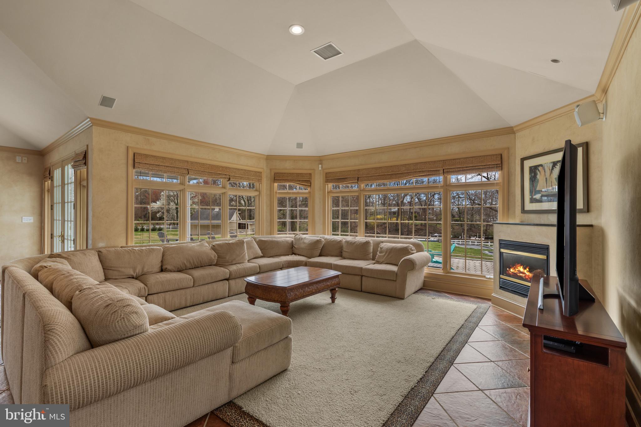 3054 Rundelac Road Annapolis, MD 21403 - Photo 24 of 49 a living room with furniture and a large window