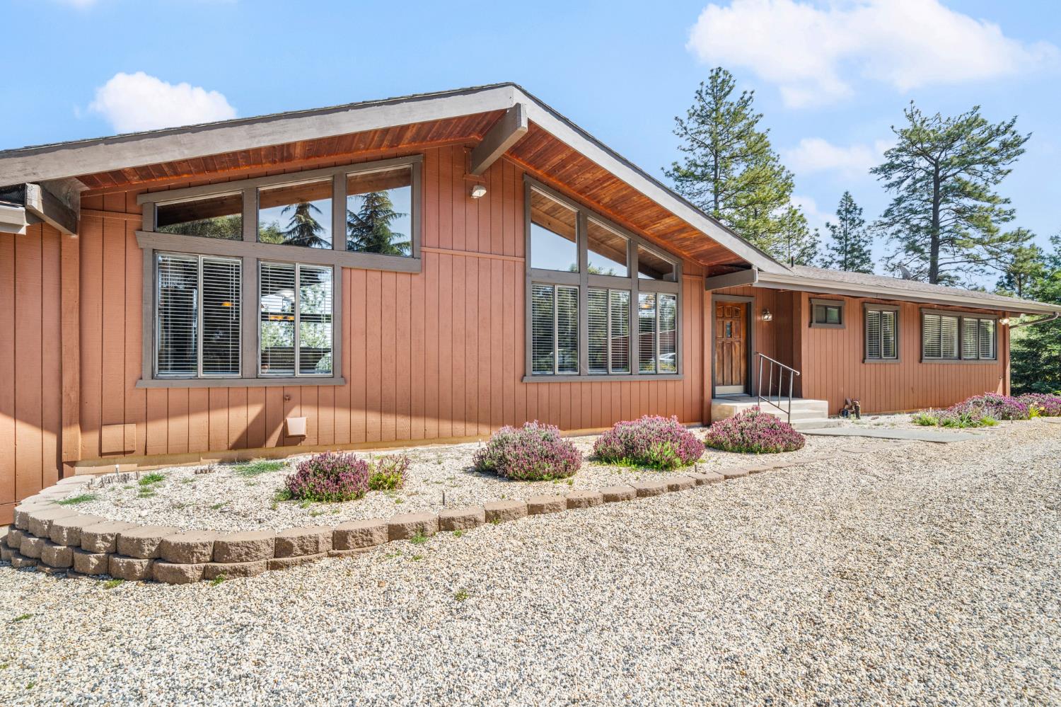 24717 Rodeo Flat Road Auburn, CA 95602 - Photo 9 of 84