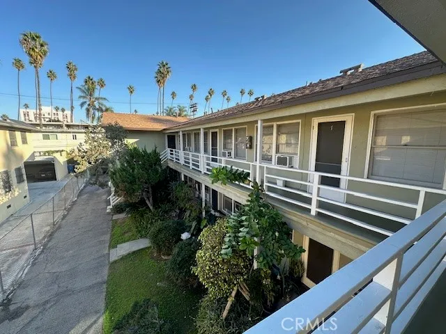 $1,725 | 970 Elden Avenue, Unit 6, Los Angeles, CA 90006