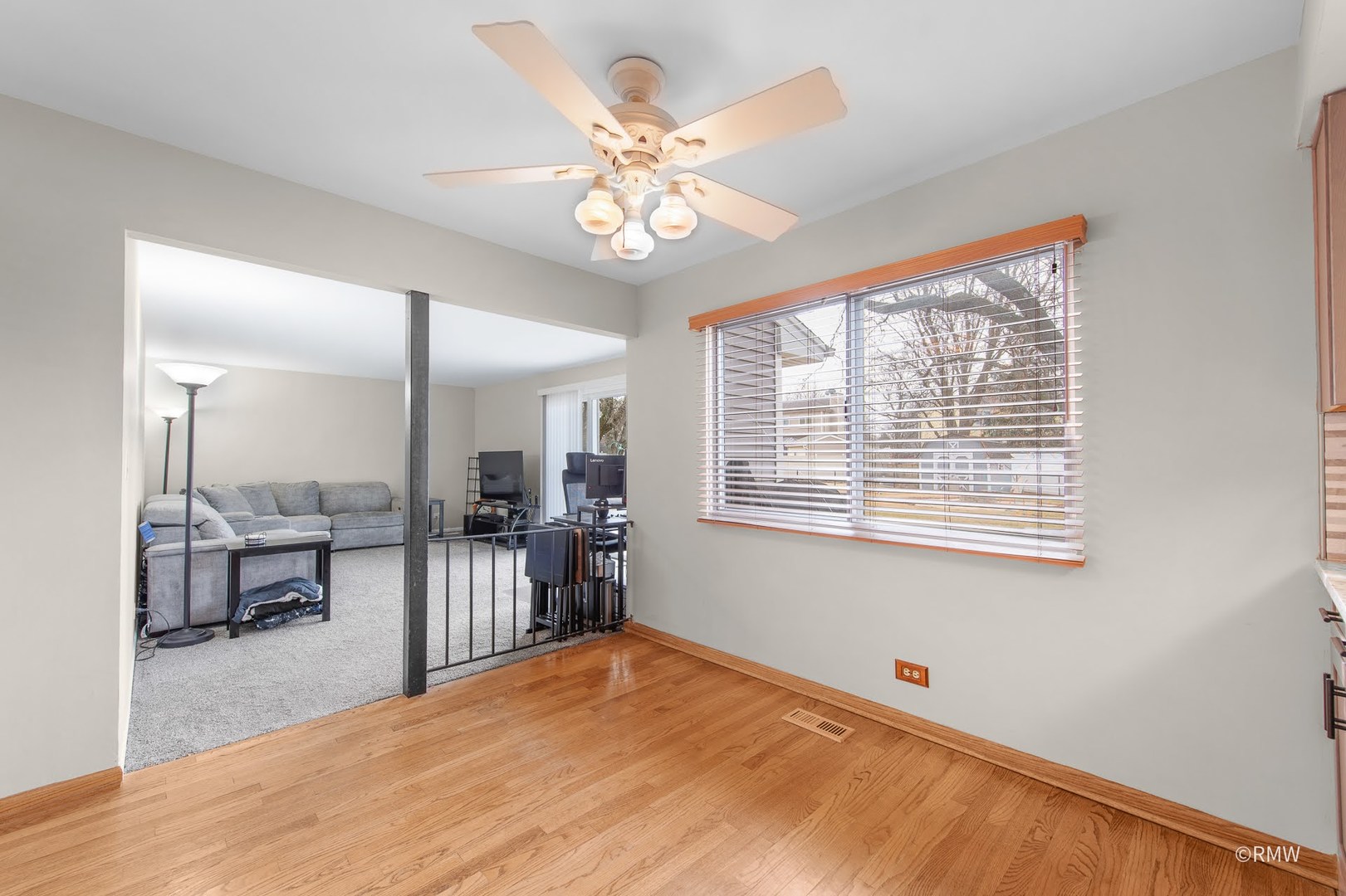 725 Mensching Road Roselle, IL 60172 - Photo 8 of 32 Gallery Image 8