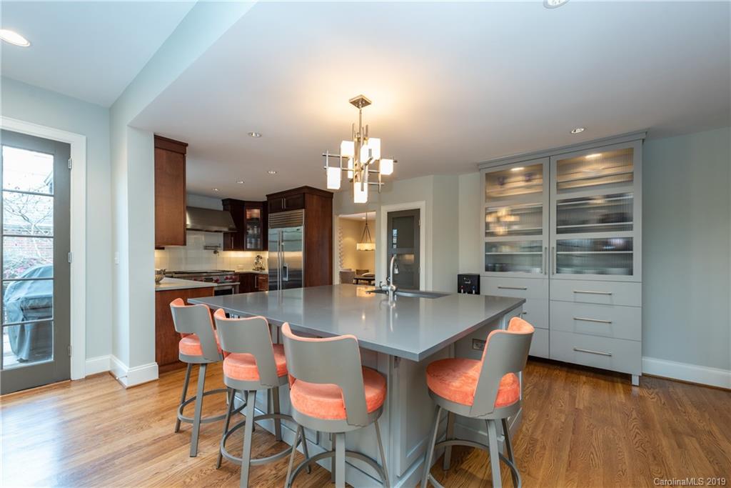 1429 Lilac Road Charlotte, NC 28209 - Photo 8 of 32